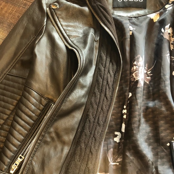 Guess dark brown hooded jacket. Size medium - Picture 9 of 11